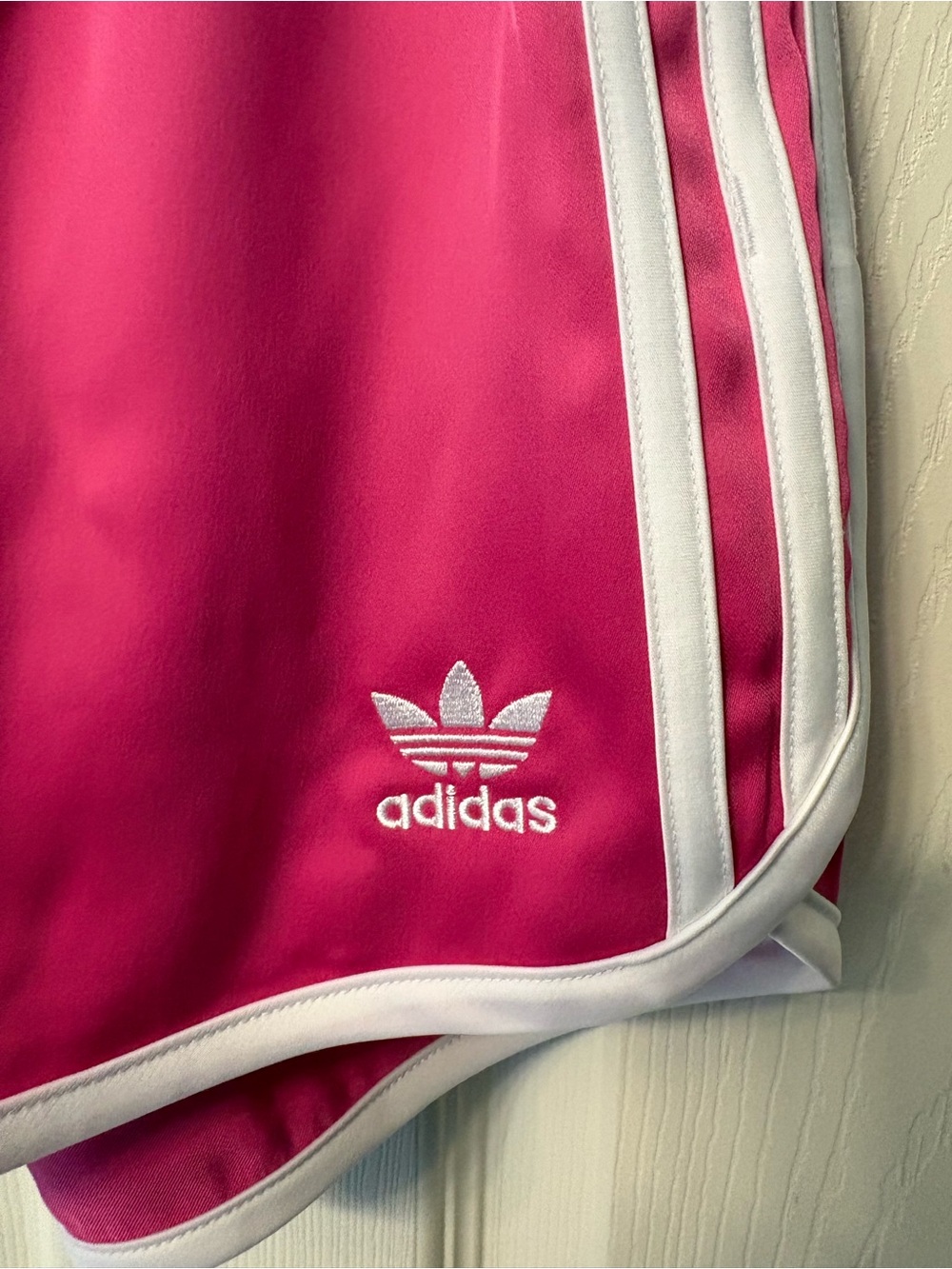 NWT Women’s adidas 3A Sprinter Pink Retro 3-Stripe Running Shorts XS $40 - Picture 3 of 8